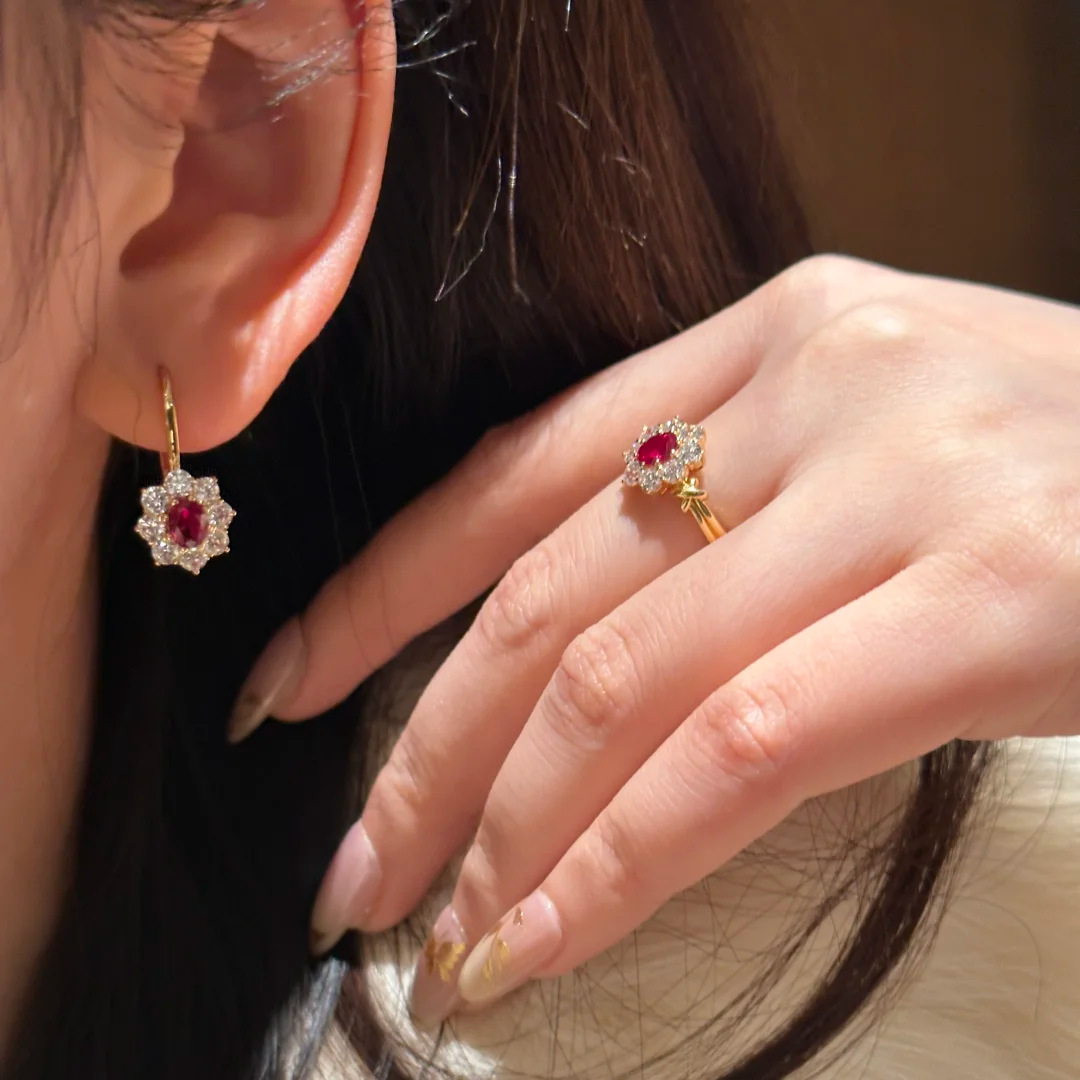 Элитный дизайнерский комплект  – обзор и цена Diamond Stud Earrings
