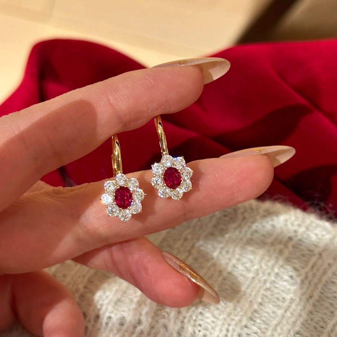 Элитный дизайнерский комплект  – обзор и цена Diamond Stud Earrings